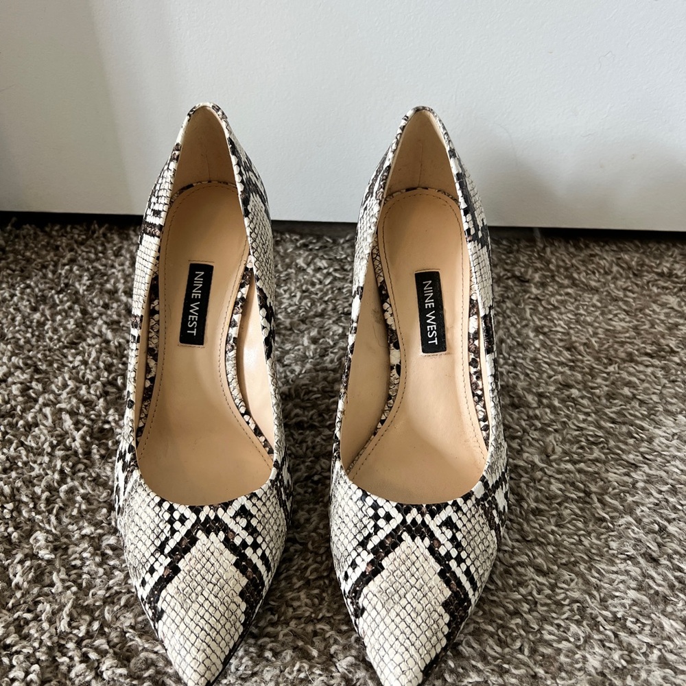 Nine West Snake Print Pointed Toe Pumps - Neutral